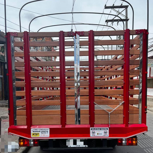 Carrocería tipo estacas Carrocería tipo estacas